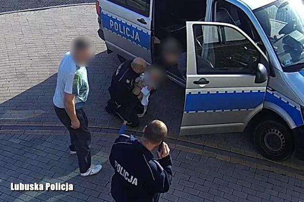 [VIDEO] Skuteczna walka o życie 3-latki – policjanci pomogli nieprzytomnej dziewczynce